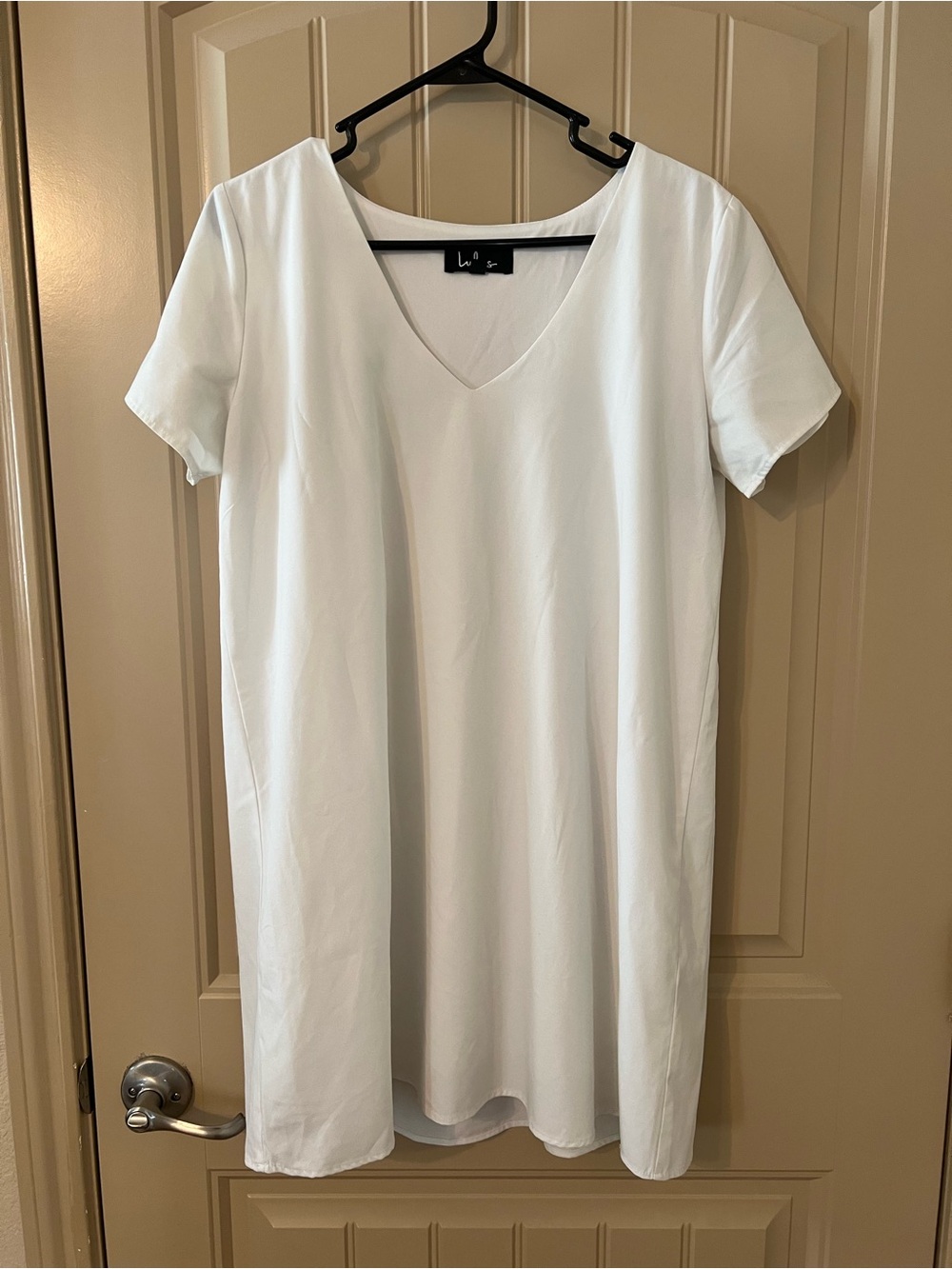 Lulu's White V-Neck Short Sleeve Tunic